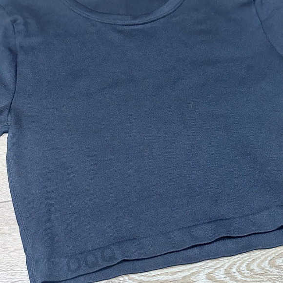 OQQ Stretchy Cropped Short Sleeve Tee - Picture 7 of 10